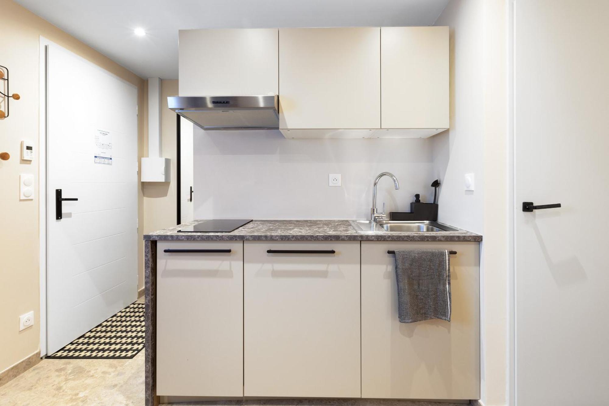 Appart Hotel Coraline - Genas Lyon Eurexpo Екстериор снимка